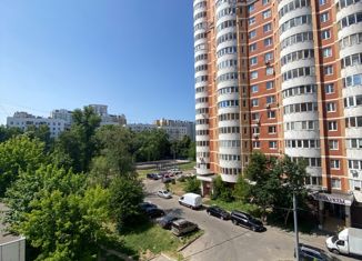 Продам двухкомнатную квартиру, 60 м2, Москва, Дубнинская улица, 45к1, станция Дегунино