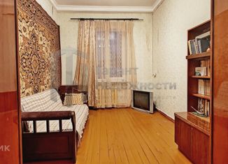 Продажа 2-комнатной квартиры, 56.5 м2, Мурманск, улица Шмидта, 21