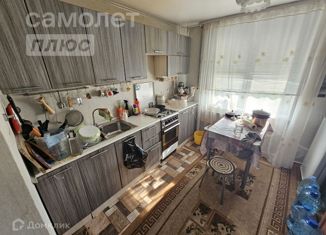 Продается четырехкомнатная квартира, 78.2 м2, рабочий посёлок Кормиловка, улица Маяковского, 44