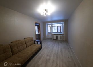 Продажа 2-комнатной квартиры, 44.7 м2, Ярославль, улица Титова, 2, район Нефтестрой