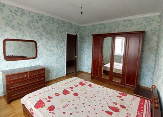 Продам 3-ком. квартиру, 70 м2, Кабардино-Балкариия, улица Мовсисяна, 18