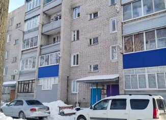 Продается 2-ком. квартира, 51 м2, село Мирное, Кленовая улица, 2