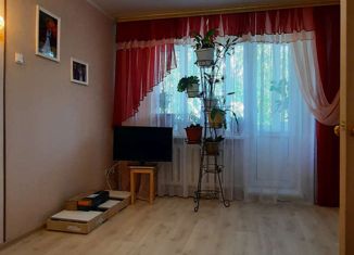 Продается двухкомнатная квартира, 44.1 м2, Карачев, улица Тургенева, 1