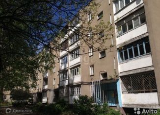 Продаю 4-ком. квартиру, 72 м2, Тверь, Заволжский район, улица Паши Савельевой, 2к2