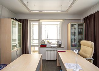 Продается 3-комнатная квартира, 92.6 м2, Новосибирск, улица Якушева, 33, улица Якушева
