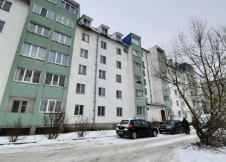 Продажа трехкомнатной квартиры, 85 м2, посёлок Навля, улица Красных Партизан, 33/1