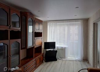 Двухкомнатная квартира в аренду, 42 м2, Ломоносов, Красноармейская улица, 21