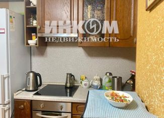 Продам 1-ком. квартиру, 38 м2, Москва, Братиславская улица, 26, метро Алма-Атинская