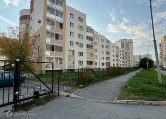 Продаю 2-комнатную квартиру, 86.7 м2, Екатеринбург, улица Краснолесья, 14к2, метро Чкаловская