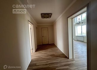 Продаю пятикомнатную квартиру, 160 м2, станица Ессентукская, улица Гагарина, 110/2