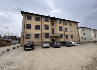 Двухкомнатная квартира на продажу, 62.6 м2, Кабардино-Балкариия, улица Братьев Беровых, 56