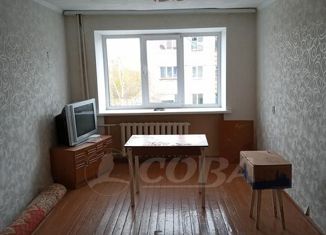 Продаю двухкомнатную квартиру, 30 м2, Тобольск, микрорайон Южный, 3