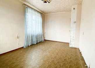 Продам 2-комнатную квартиру, 47.3 м2, Астраханская область, улица Галины Николаевой, 8к2