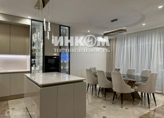 Продаю дом, 380 м2, деревня Уварово, улица Ирбис, 14