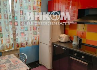 Сдаю в аренду 2-ком. квартиру, 52 м2, Москва, Дорогобужская улица, 11, Дорогобужская улица