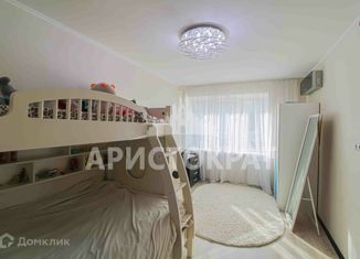 Продается 4-комнатная квартира, 78.3 м2, Владивосток, проспект Красного Знамени, 78, Ленинский район