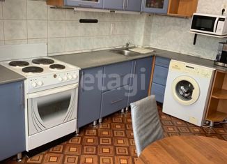 Продаю трехкомнатную квартиру, 65 м2, посёлок городского типа Боровский, улица Островского, 34