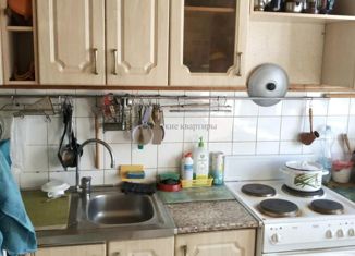 Продам 2-ком. квартиру, 50.3 м2, Москва, улица Раменки, 12, улица Раменки