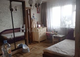 Продажа 2-комнатной квартиры, 46 м2, Псковская область, улица Комсомольца Зверева, 2