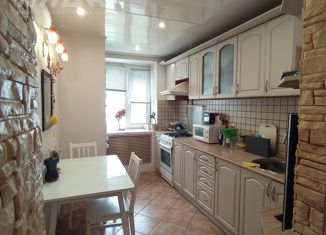 Продажа 2-комнатной квартиры, 51.7 м2, Бор, улица Чугунова, 18