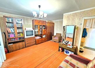 Продается 1-комнатная квартира, 32.9 м2, Кимры, улица Орджоникидзе, 42