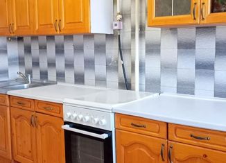 Продам трехкомнатную квартиру, 63 м2, Нижний Новгород, улица Плотникова, 2, жилой район Соцгород