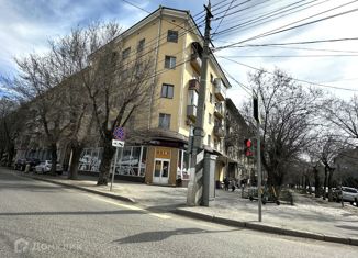 Продается 1-комнатная квартира, 32.5 м2, Волгоград, Коммунистическая улица, 34