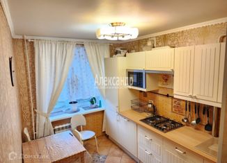 Продаю 2-ком. квартиру, 41.2 м2, Санкт-Петербург, улица Карбышева, 10, улица Карбышева