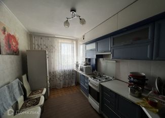 Продажа 3-комнатной квартиры, 65 м2, посёлок городского типа Комсомольское, Советская улица, 8