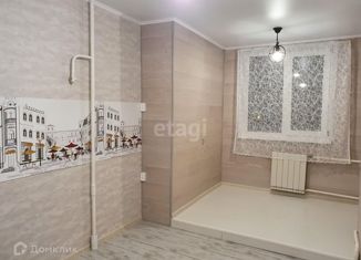 Продам двухкомнатную квартиру, 52 м2, Екатеринбург, улица Ильича, 46, улица Ильича