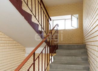 Продам двухкомнатную квартиру, 61.1 м2, поселок Светлый, поселок Светлый, 18/1