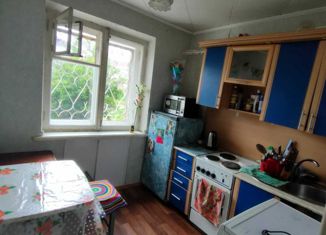 Продаю однокомнатную квартиру, 30 м2, Карпинск, улица Куйбышева, 38