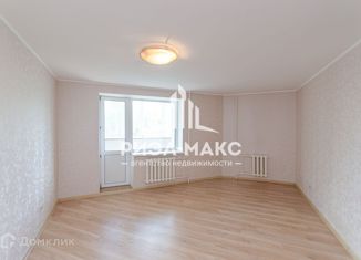 Продается 2-комнатная квартира, 69.7 м2, Брянск, Белобережская улица, 26, Фокинский район