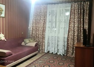 Продам трехкомнатную квартиру, 62 м2, Нижний Новгород, улица Сергея Акимова, 26, метро Стрелка