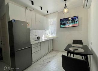 Продается 2-ком. квартира, 50 м2, Бахчисарай, улица Зои Космодемьянской, 2