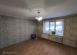 Продается 2-комнатная квартира, 52.2 м2, Челябинская область, улица 8 Марта, 80