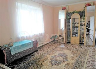 Продаю двухкомнатную квартиру, 52.6 м2, село Ярково, улица Республики, 10