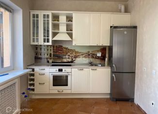 Сдам в аренду 1-ком. квартиру, 40 м2, Уфа, улица Академика Ураксина, 1