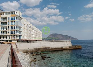 Продается 4-комнатная квартира, 167.5 м2, посёлок городского типа Гурзуф, набережная Пушкина, 17