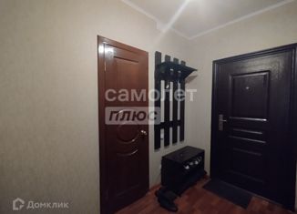 Продам 1-ком. квартиру, 37.5 м2, Курск, Центральный округ, проспект Вячеслава Клыкова, 52