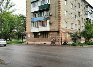 Сдается в аренду 3-ком. квартира, 60 м2, Энгельс, Волжский проспект, 48