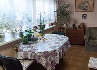 Продам 3-комнатную квартиру, 68.6 м2, Астрахань, улица Адмирала Нахимова, 93А, Советский район