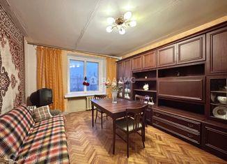 Продается трехкомнатная квартира, 61.2 м2, Санкт-Петербург, улица Фрунзе, 27, метро Парк Победы