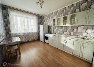 Продаю однокомнатную квартиру, 50 м2, Брянск, Советская улица, 74