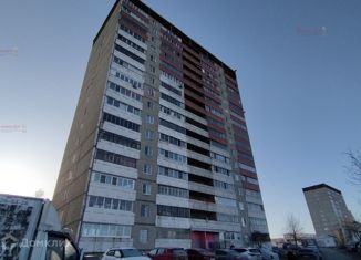 Продается 2-комнатная квартира, 48 м2, Свердловская область, улица Емлина, 11