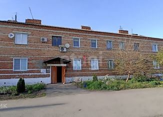 Трехкомнатная квартира на продажу, 56.6 м2, посёлок городского типа Чернянка, улица Орджоникидзе, 5А