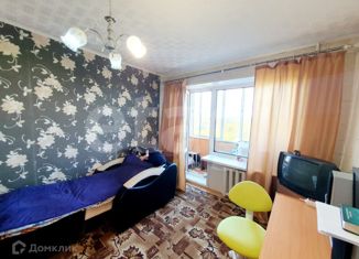 Продаю четырехкомнатную квартиру, 62 м2, Алапаевск, улица Пушкина, 101