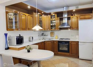 Продам 3-комнатную квартиру, 81 м2, Екатеринбург, улица Челюскинцев, 70, улица Челюскинцев