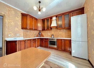 Сдам в аренду 1-комнатную квартиру, 42 м2, Казань, улица Адоратского, 3Г, ЖК Серебряный каскад