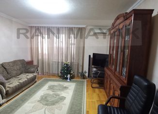 Продается 4-комнатная квартира, 74.8 м2, Майкоп, Пионерская улица, 38